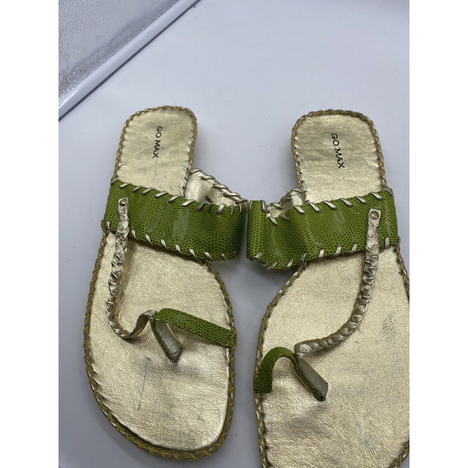 Go Max Womens Size 11 Sandal Green And Gold Flat Thumb Slip On